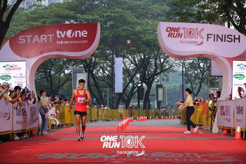 Race photo from ONE RUN 10 K