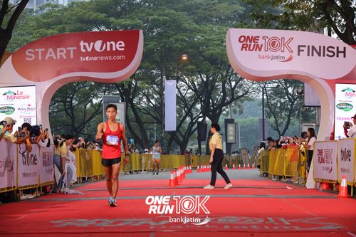 Race photo from ONE RUN 10 K