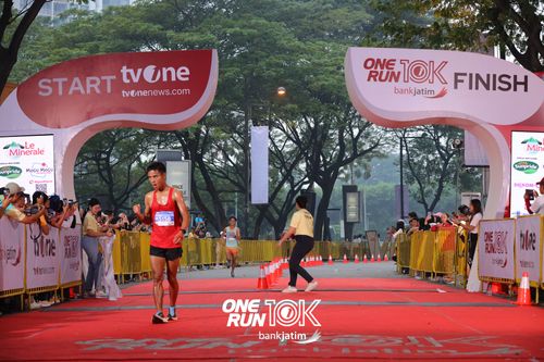 Race photo from ONE RUN 10 K