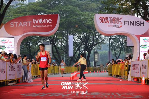 Race photo from ONE RUN 10 K