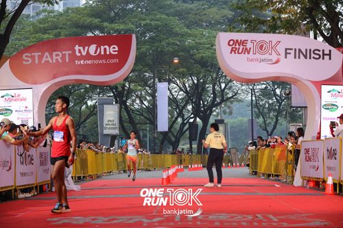 Race photo from ONE RUN 10 K