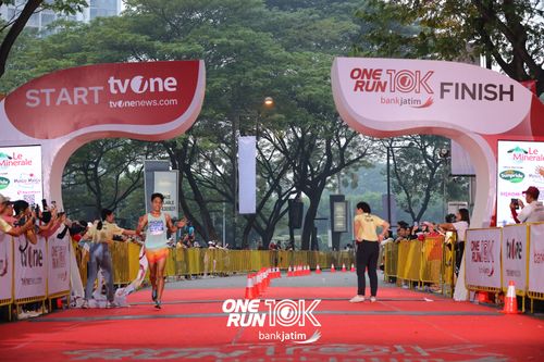 Race photo from ONE RUN 10 K