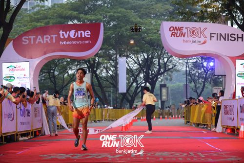 Race photo from ONE RUN 10 K