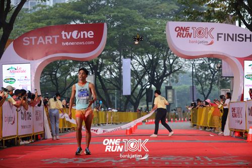 Race photo from ONE RUN 10 K