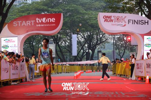 Race photo from ONE RUN 10 K