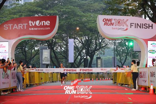 Race photo from ONE RUN 10 K