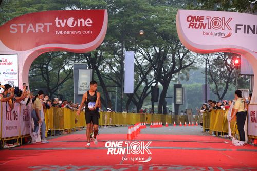 Race photo from ONE RUN 10 K