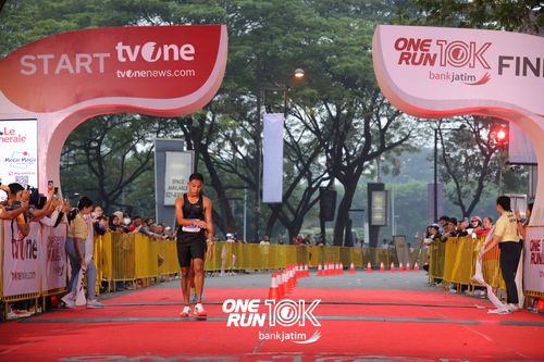 Race photo from ONE RUN 10 K