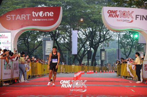 Race photo from ONE RUN 10 K