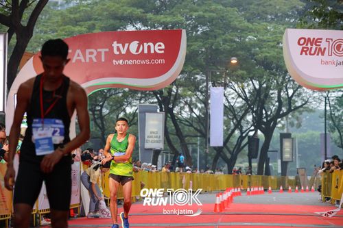 Race photo from ONE RUN 10 K