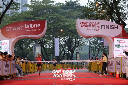 Race photo from ONE RUN 10 K