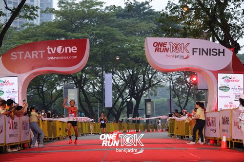 Race photo from ONE RUN 10 K