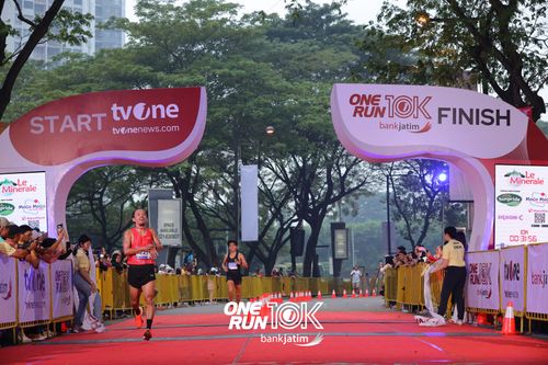 Race photo from ONE RUN 10 K