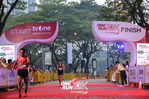Race photo from ONE RUN 10 K