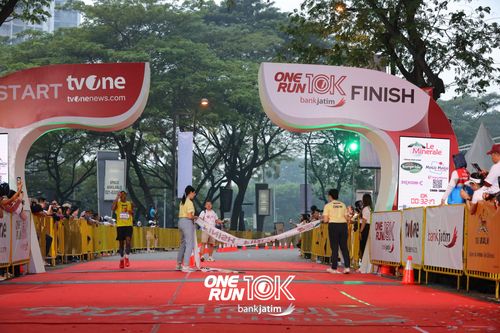 Race photo from ONE RUN 10 K