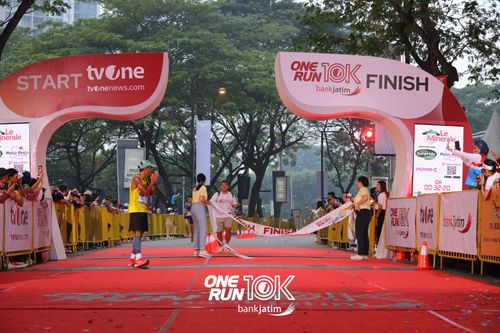 Race photo from ONE RUN 10 K