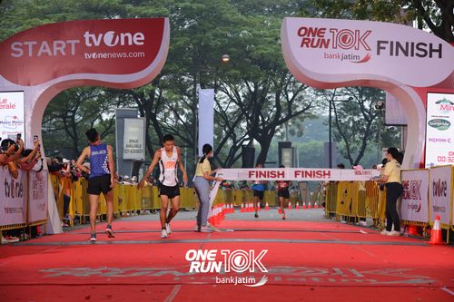 Race photo from ONE RUN 10 K