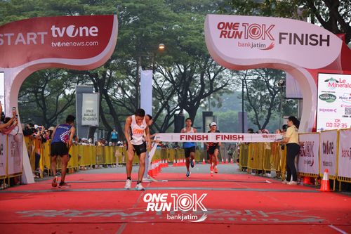 Race photo from ONE RUN 10 K