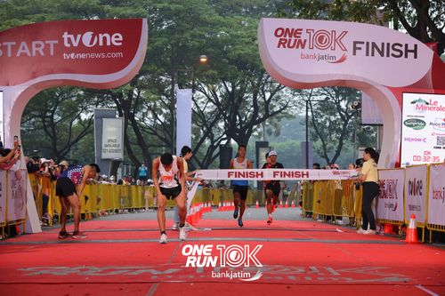 Race photo from ONE RUN 10 K