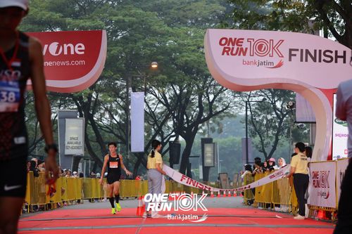 Race photo from ONE RUN 10 K