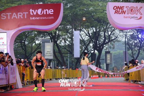 Race photo from ONE RUN 10 K
