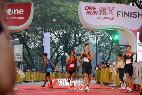 Race photo from ONE RUN 10 K