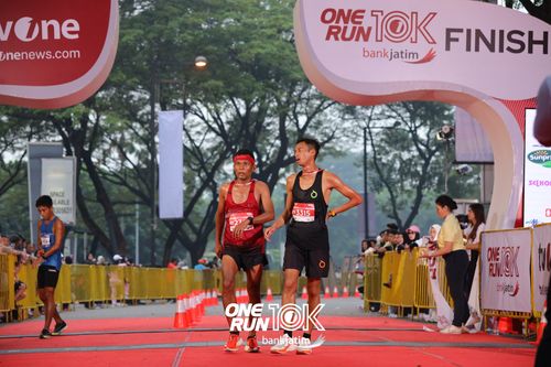 Race photo from ONE RUN 10 K