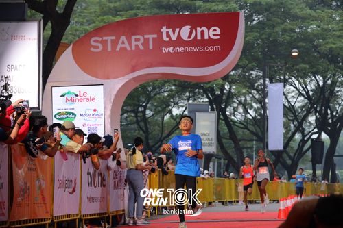 Race photo from ONE RUN 10 K