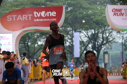 Race photo from ONE RUN 10 K