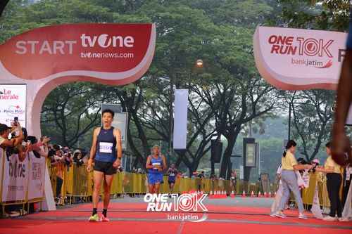 Race photo from ONE RUN 10 K