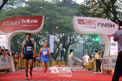 Race photo from ONE RUN 10 K