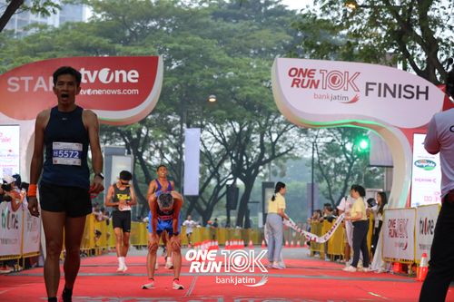 Race photo from ONE RUN 10 K