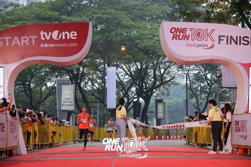 Race photo from ONE RUN 10 K