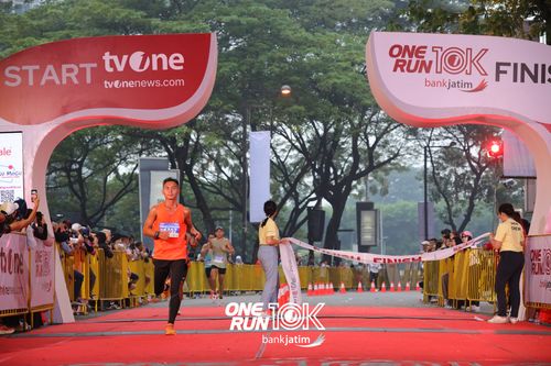 Race photo from ONE RUN 10 K