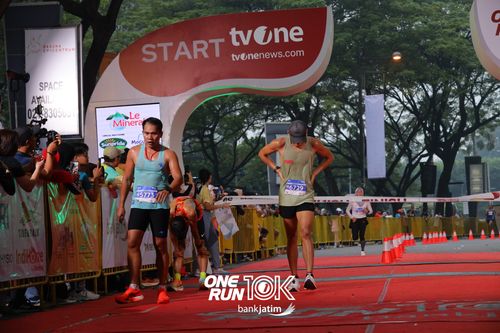 Race photo from ONE RUN 10 K