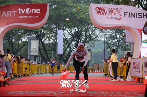Race photo from ONE RUN 10 K