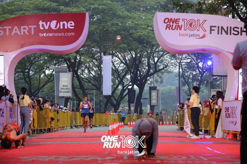 Race photo from ONE RUN 10 K
