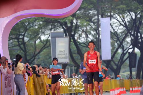 Race photo from ONE RUN 10 K