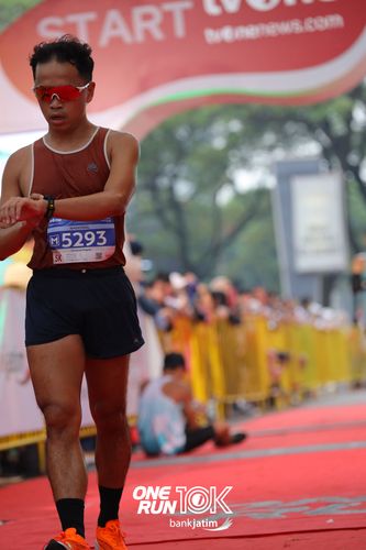 Race photo from ONE RUN 10 K
