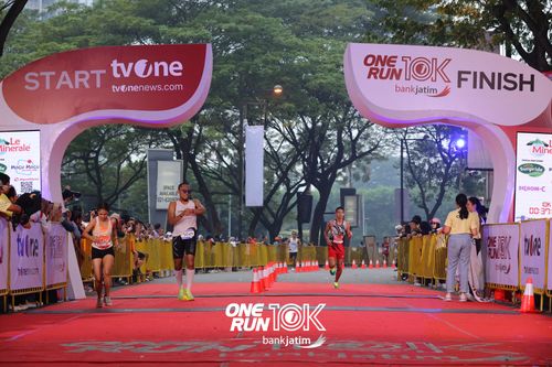Race photo from ONE RUN 10 K