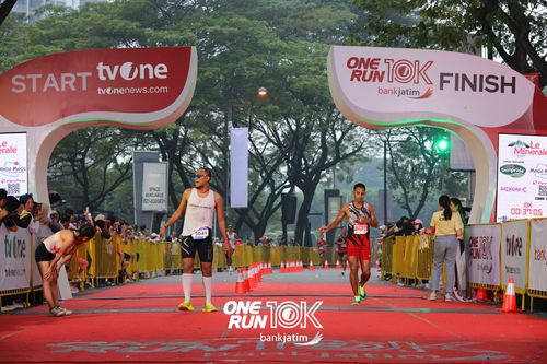 Race photo from ONE RUN 10 K
