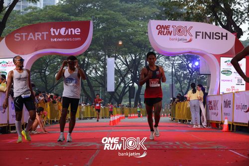 Race photo from ONE RUN 10 K