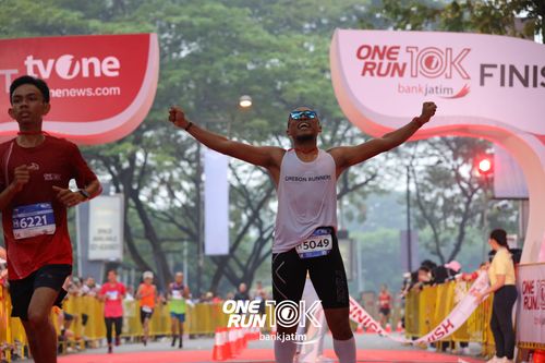Race photo from ONE RUN 10 K