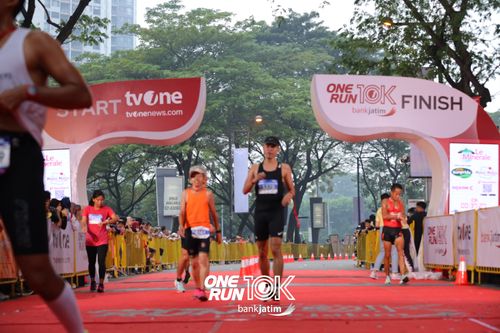 Race photo from ONE RUN 10 K