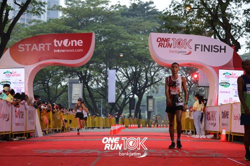 Race photo from ONE RUN 10 K
