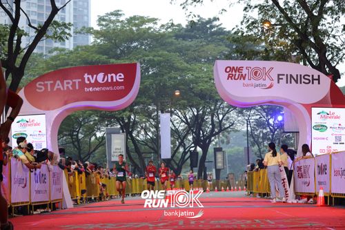 Race photo from ONE RUN 10 K