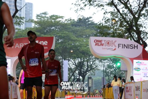 Race photo from ONE RUN 10 K