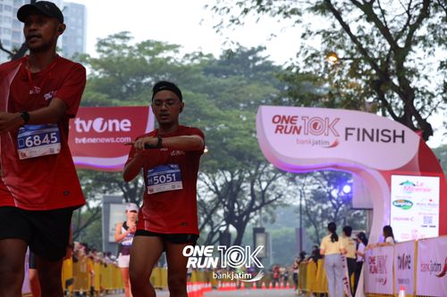 Race photo from ONE RUN 10 K