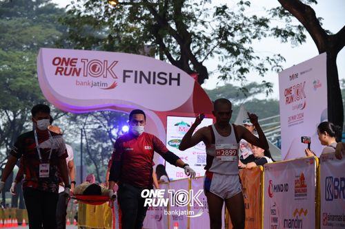 Race photo from ONE RUN 10 K