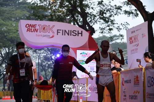 Race photo from ONE RUN 10 K